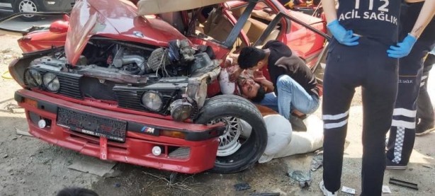 Foto - Abi kardeşin karıştığı feci kaza güvenlik kamerasına böyle yansıdı