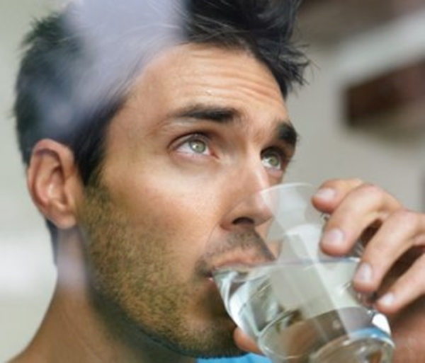 Foto - Aç karnına su içerseniz...