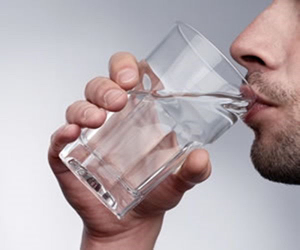 Foto - Aç karnına su içerseniz...