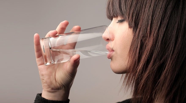 Foto - Aç karnına su içerseniz...