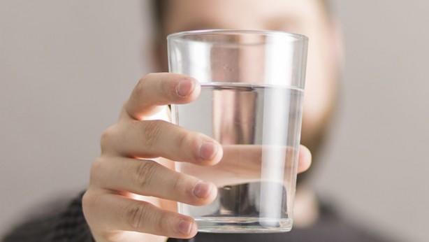 Foto - Aç karnına içilen suyun muhteşem etkisi