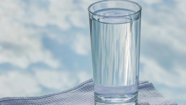 Foto - Aç karnına içilen suyun muhteşem etkisi