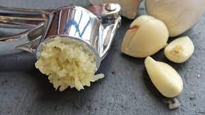 Foto - Aç karnına sarımsak yemenin inanılmaz faydaları: yok ediyor! Duyan duymayanlara haber etsin