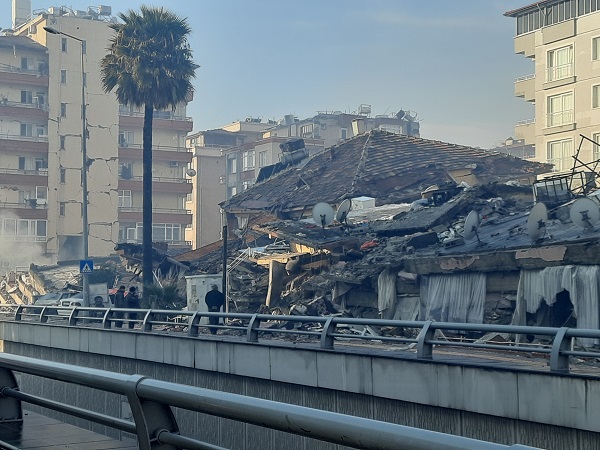 Foto - Acı gerçeği böyle ifade etti: "Hatay haritadan silinmiş"