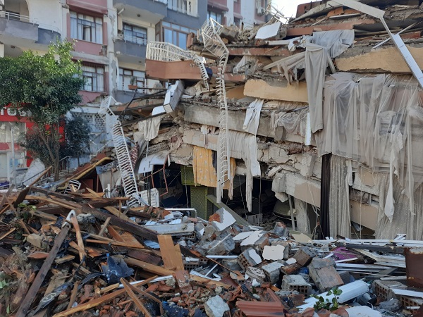 Foto - Acı gerçeği böyle ifade etti: "Hatay haritadan silinmiş"