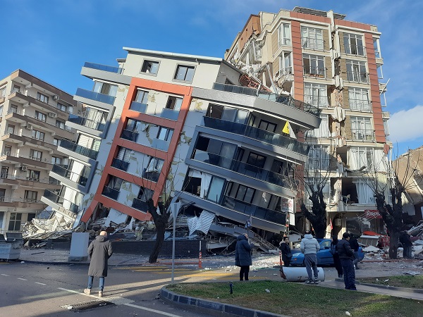 Foto - Acı gerçeği böyle ifade etti: "Hatay haritadan silinmiş"