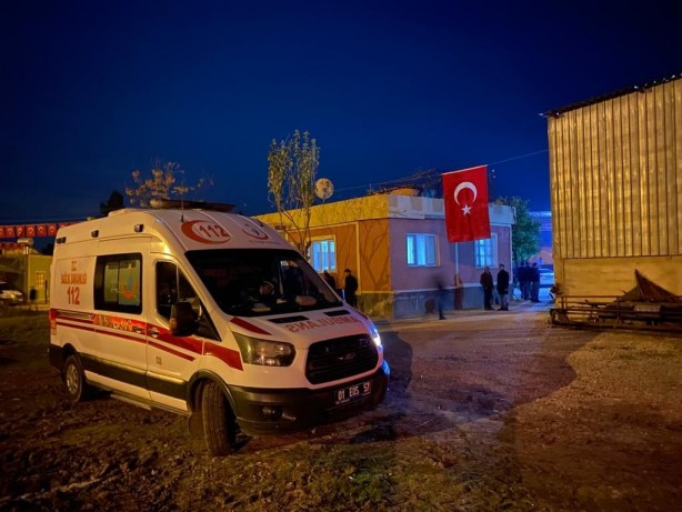 Foto - Acı haber Adana'ya ulaştı, şehidin evine Türk bayrağı asıldı!