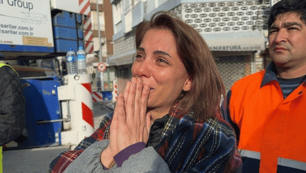 Foto - Acı içinde dökülen sevinç gözyaşları