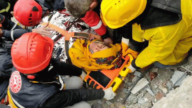 Foto - Acı içinde dökülen sevinç gözyaşları