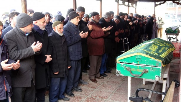 Foto - Acı olay! Kızının enkazdan kurtarılmasını bekleyen baba kalp krizi sonucu vefat etti