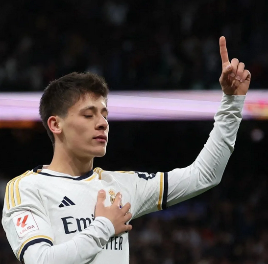 Foto - Açıklaması gündem olmuştu! Ve artık Arda ikon olma yolunda tam gaz devam ediyor! Taklit ettiler...