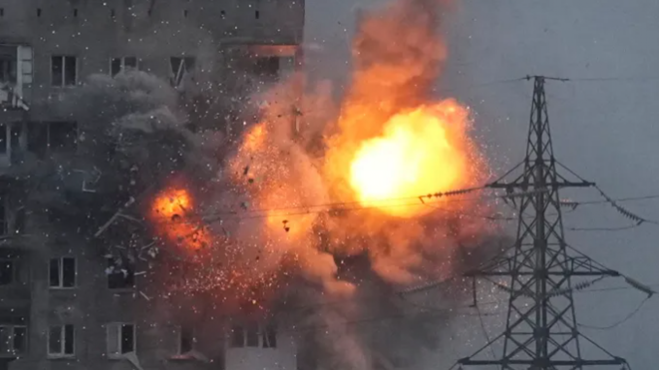 Açıklamayı az önce yaptılar! 'Hipersonik füzeyle vurulduk!'