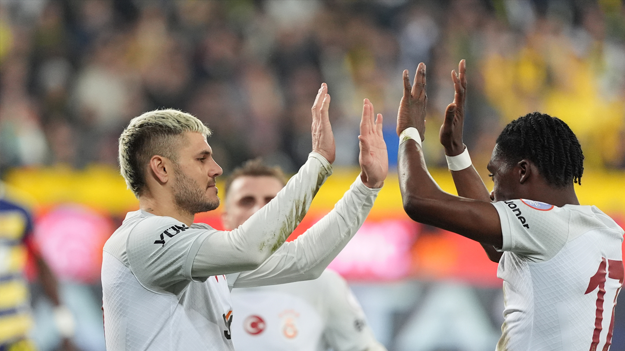 Foto - Acil olarak toplantıya alın şu adamı artık! Ayıp yahu ayıp! Skandal: Galatasaray bu ayıba ne diyecek!