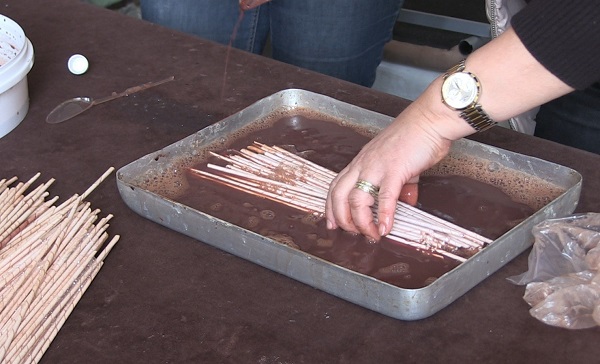 Foto - Açılan kurs hanımlara gelir kapısı oldu | Kağıtları atmak yerine böyle değerlendirdiler! 