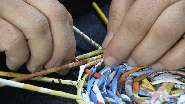 Foto - Açılan kurs hanımlara gelir kapısı oldu | Kağıtları atmak yerine böyle değerlendirdiler! 