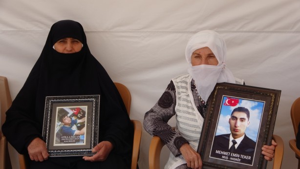 Foto - Acılı ailelerin feryadı: HDP ve PKK nasıl bizim ciğerimizi yaktıysa Allah ta onların ciğerini yaksın!
