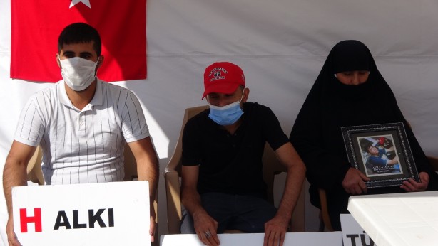 Foto - Acılı ailelerin feryadı: HDP ve PKK nasıl bizim ciğerimizi yaktıysa Allah ta onların ciğerini yaksın!