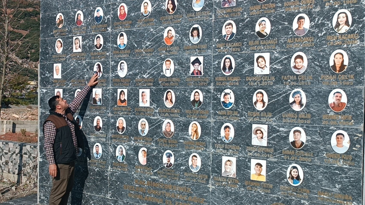 Acısını anıta dönüştürdü! Depremde iki çocuğunu kaybetti