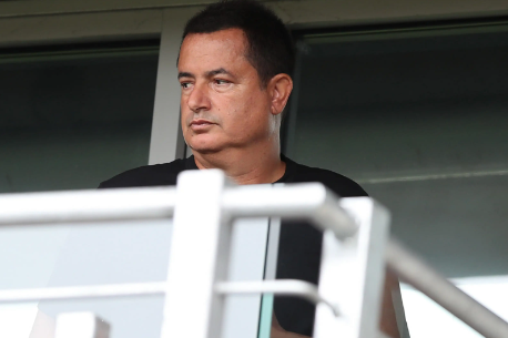 Acun Ilıcalı çıldırdı, o ismi kovdu! 