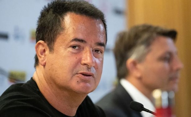 Foto - Acun Ilıcalı, Süper Lig'in yıldızına kancayı taktı