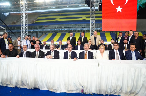 Acun Ilıcalı’yı çileden çıkarttı! Bakalım cevabı ne olacak? Derbi öncesi kılıçlar çekildi…