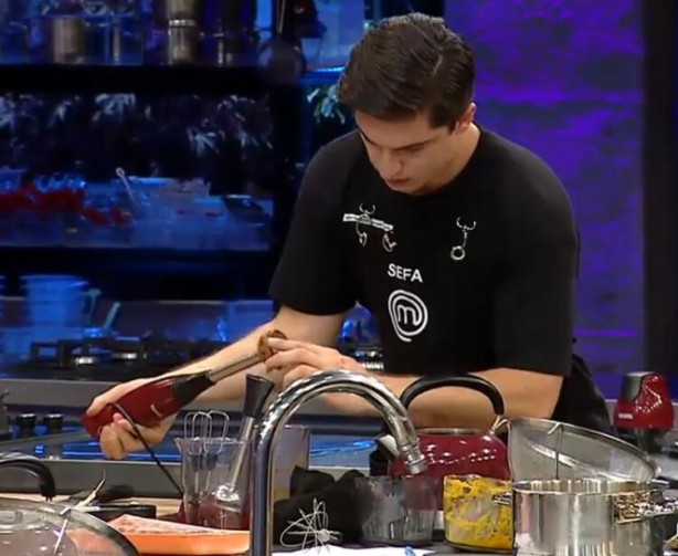 Foto - Acun iyice zıvanadan çıktı! Ahlaksızlıktan sonra şimdi de kandan besleniyor