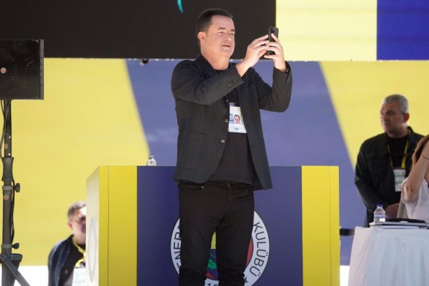 Acun’dan 6 yıldır şampiyon yapamayan Ali Koç’a takdir