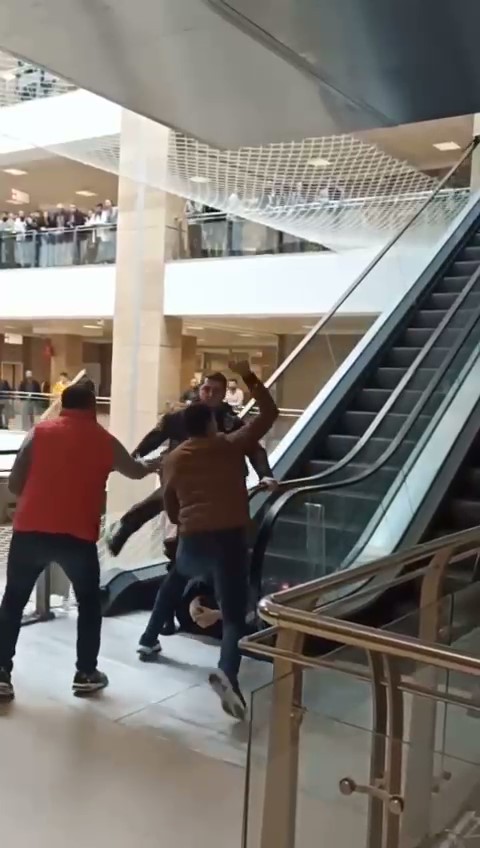 Foto - Adana Adliyesi fena karıştı! Güvenlik görevlilerinden coplarını alıp...