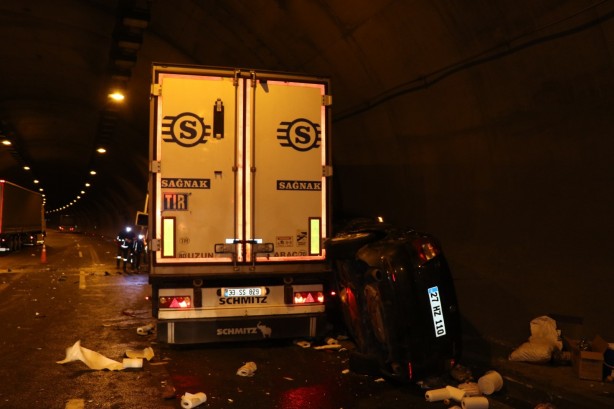 Foto - Adana-Ankara Otoyolu'nda zincirleme kaza: 4 yaralı