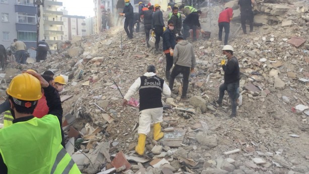 Adana Cumhuriyet Başsavcılığı'ndan yıkılan 12 binaya soruşturma!