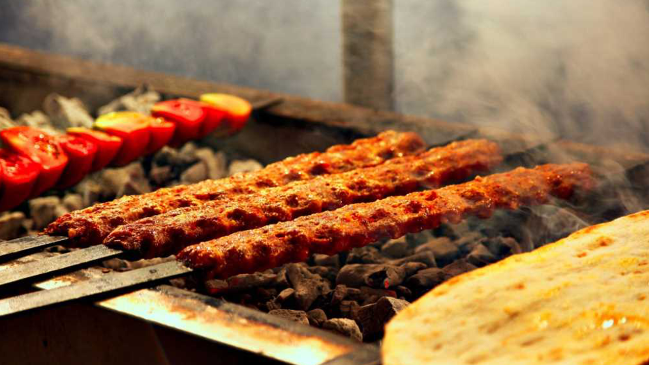 Adana kebap diye insanlara bakın ne yedirdiler! Yeni gıda sahtekarları açıklandı