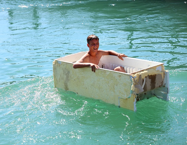 Foto - Adana sıcağına buzdolabıyla çözüm buldular