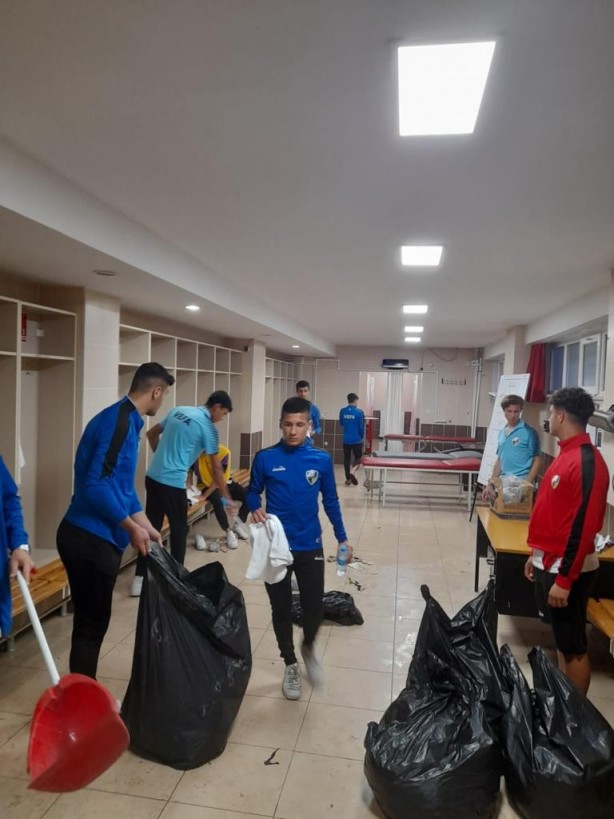 Adana Vefaspor oyuncularından takdir toplayan davranış! 