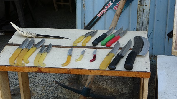 Foto - Adana'da bayram öncesi bıçak bileme mesaisi