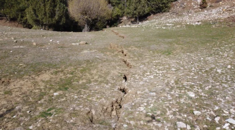 Foto - Adana'da büyük korku! Karların erimesiyle ortaya çıktı