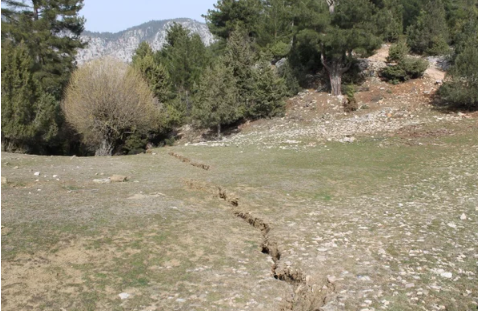 Foto - Adana'da büyük korku! Karların erimesiyle ortaya çıktı