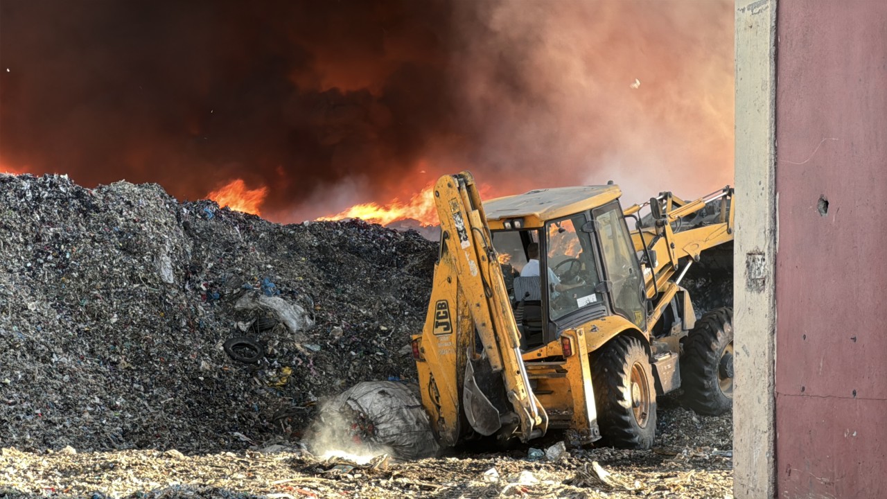 Foto - Adana'da büyük yangın! Dumanlar tüm kentten görünüyor