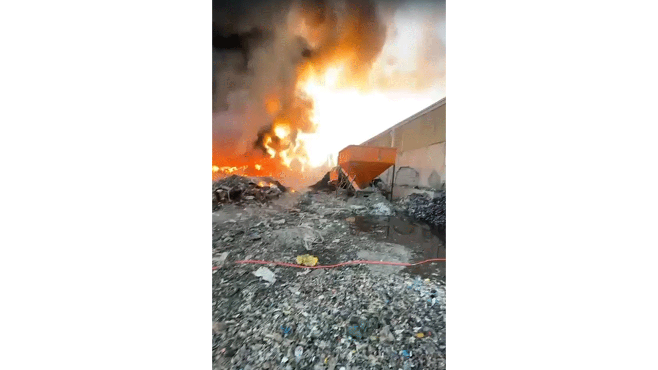 Foto - Adana'da büyük yangın! Dumanlar tüm kentten görünüyor