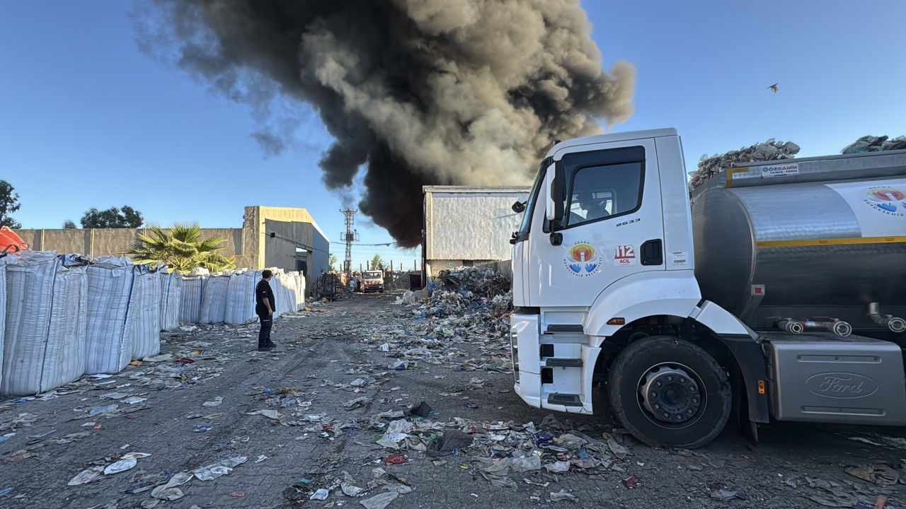 Foto - Adana'da büyük yangın! Dumanlar tüm kentten görünüyor
