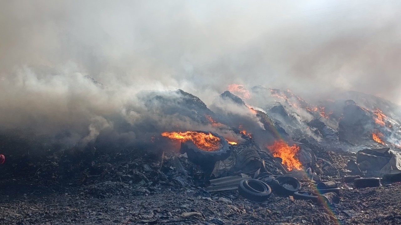 Foto - Adana'da büyük yangın! Dumanlar tüm kentten görünüyor