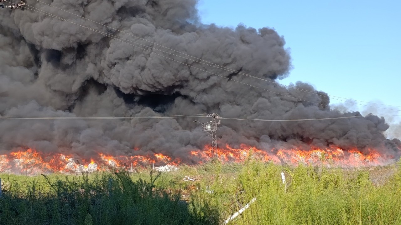 Foto - Adana'da büyük yangın! Dumanlar tüm kentten görünüyor