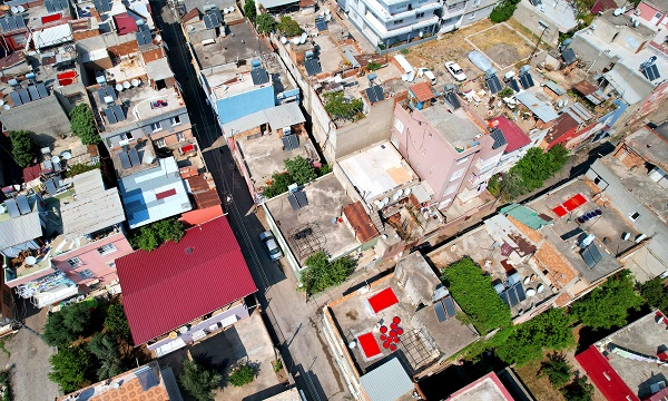 Foto - Adana'da çatılar kızardı