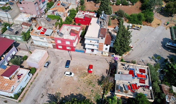 Foto - Adana'da çatılar kızardı