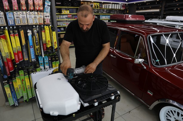 Foto - Adana’da daha neler göreceğiz! Klimasız araçlara 'Ev tipi' klima takıldı