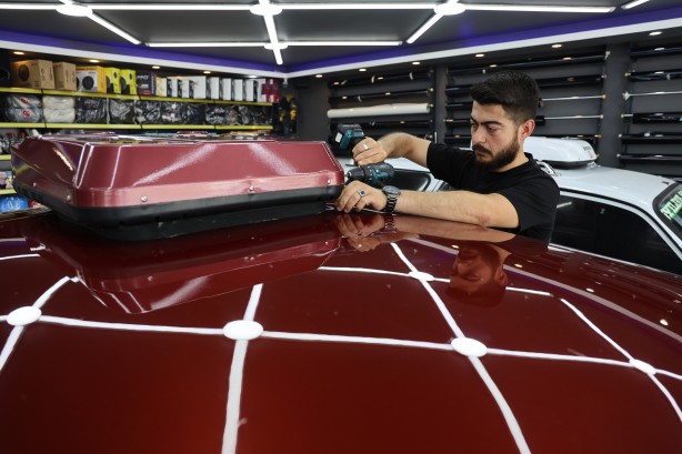 Foto - Adana’da daha neler göreceğiz! Klimasız araçlara 'Ev tipi' klima takıldı