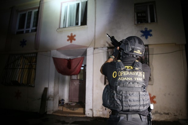 Foto - Adana'da DEAŞ soruşturmasında 7 şüpheliye yönelik operasyon yapıldı