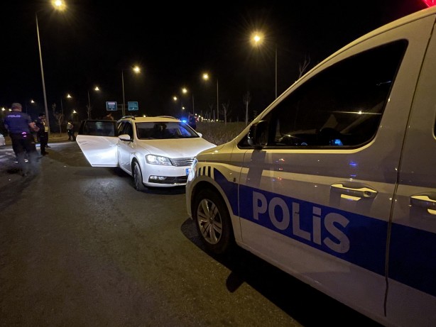 Foto - Adana'da "dur" ihtarına uymayan otomobildeki 5 zanlı, 70 kilometre süren kovalamacayla yakalandı