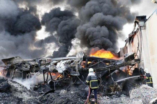 Adana'da fabrika yangını; 4 saatte kontrol altında