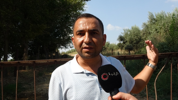 Foto - Adana'da ilginç olay! Sahibi yolu kapatınca mahalleli kapıda kaldı