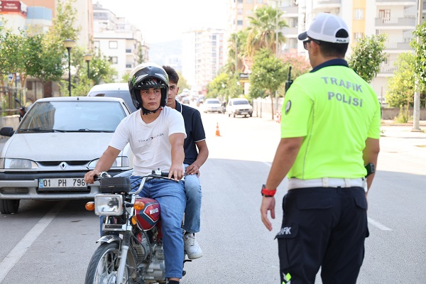 Foto - Adana'da ilginç olay! Siz daha önce böyle hatıra fotoğrafı gördünüz mü?